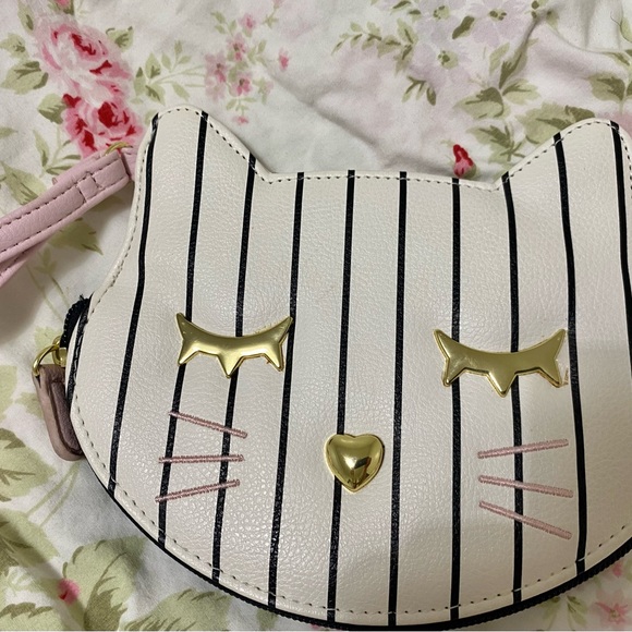 Betsey Johnson Handbags - Betsey Johnson Kitty clutch.